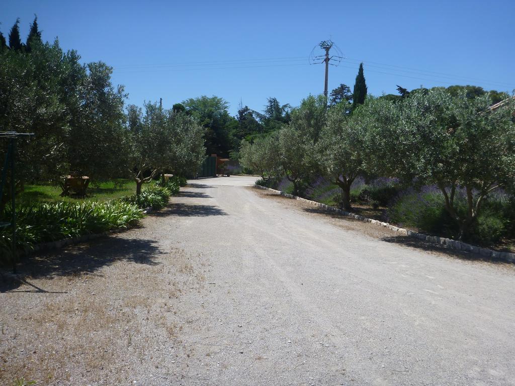 Le Mas De Gleyzes B&B De Charme Lédenon Eksteriør billede