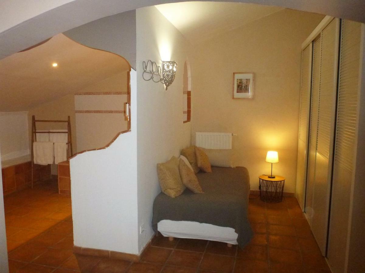 Le Mas De Gleyzes B&B De Charme Lédenon Eksteriør billede